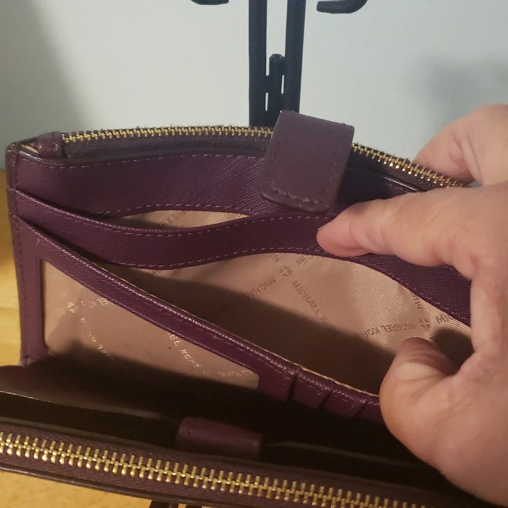 Michael Kors compact michael